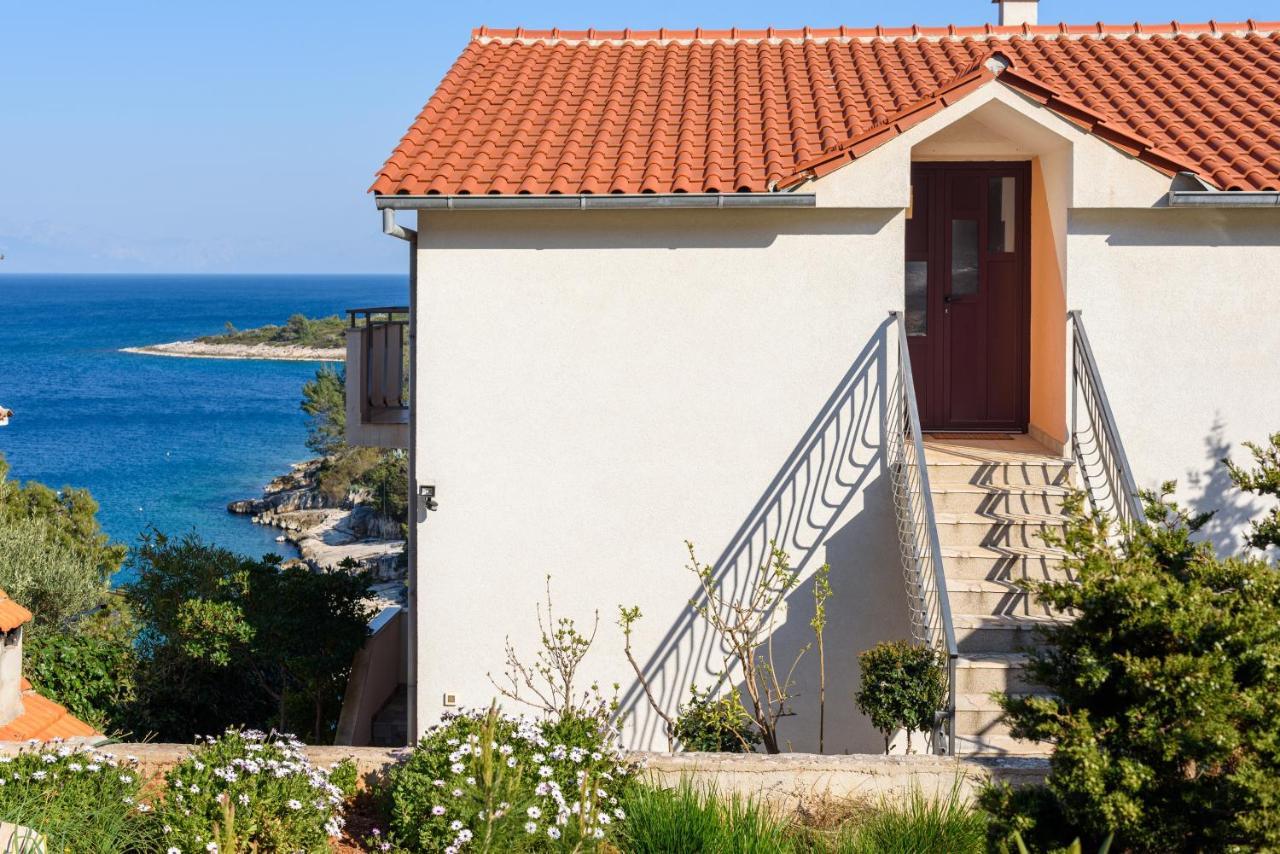 Apartments By The Sea Basina, Hvar - 11817 Apartment Vrbanj