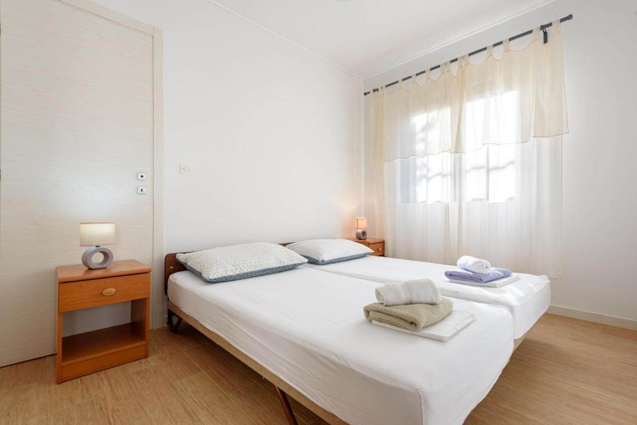 Apartments By The Sea Basina, Hvar - 11817 Vrbanj